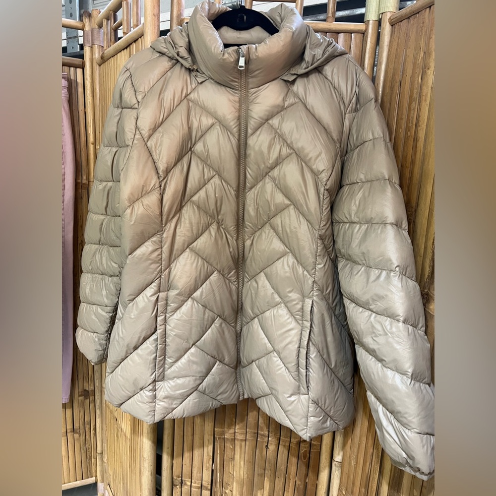 Super soft down filled London Fog jacket. XL. Like new